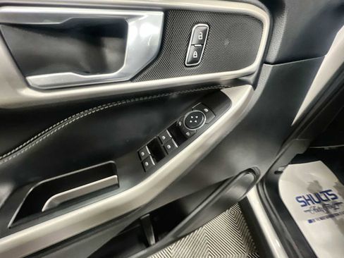 Used 2022 Ford Explorer XLT w/ Equipment Group 202A image 15