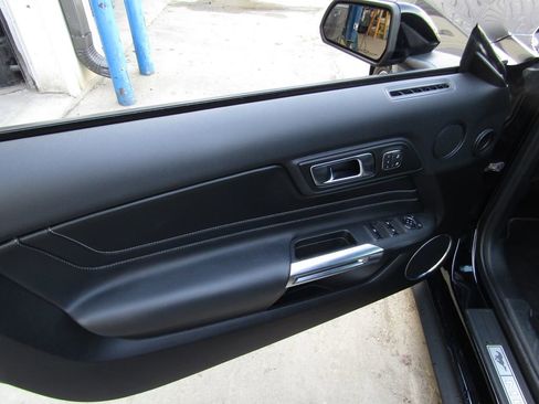 Used 2022 Ford Mustang GT Premium image 26