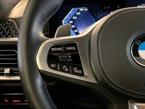 Used 2025 BMW X7 M60i AWD/4WD image 22