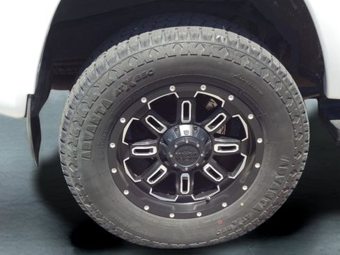 Used 2018 Toyota 4Runner TRD Off-Road Premium AWD/4WD image 9