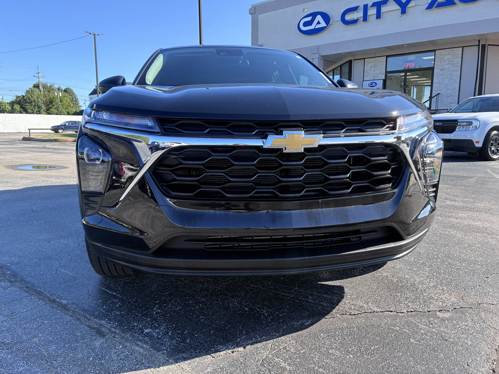 Used 2026 Chevrolet Trax LS FWD image 2