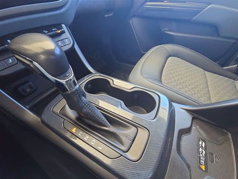 Used 2022 Chevrolet Colorado Z71 AWD/4WD image 15