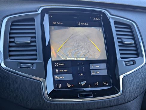 Used 2017 Volvo XC90 T6 Momentum w/ Vision Package image 22