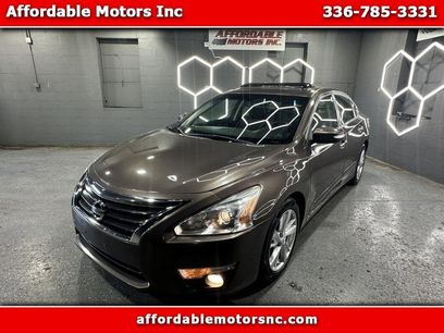 Used 2014 Nissan Altima 2.5 SL w/ Technology Package