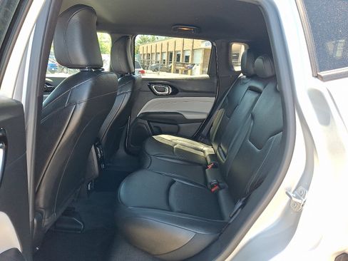 Used 2025 Jeep Compass Limited AWD/4WD image 11