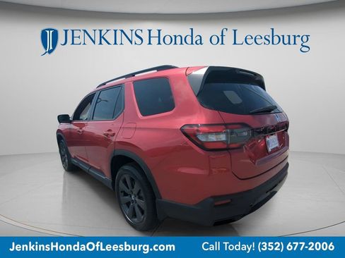 New 2026 Honda Pilot Sport image 5