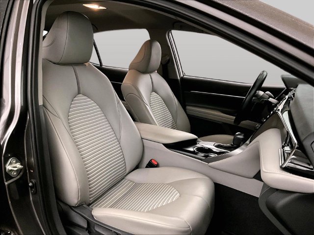 Used 2019 Toyota Camry SE FWD image 7