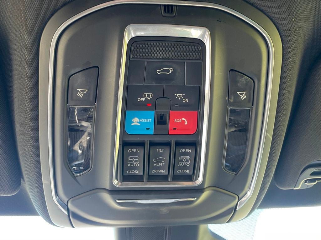 Used 2023 Jeep Wagoneer L Series II w/ Premium Group I AWD/4WD image 47