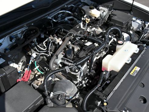 Used 2024 Toyota Tacoma SR5 AWD/4WD image 47