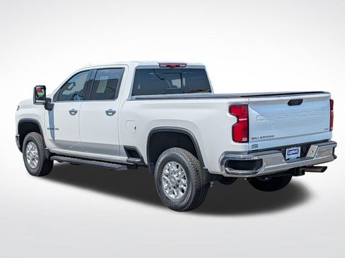 Used 2025 Chevrolet Silverado 2500 LTZ w/ LTZ Convenience Package AWD/4WD image 10