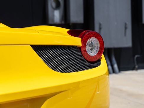 Used 2015 Ferrari 458 Spider RWD image 23