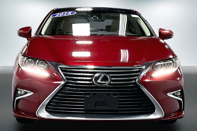 Used 2018 Lexus ES 350 w/ Luxury Package w/Wood Trim FWD image 2