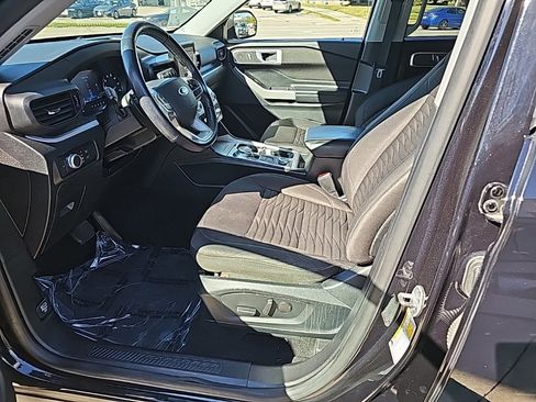 Used 2020 Ford Explorer XLT w/ Comfort Package image 14