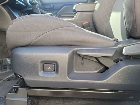 Used 2025 Toyota Tacoma SR5 image 21