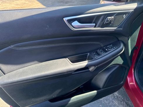 Used 2024 Ford Edge Titanium AWD/4WD image 10