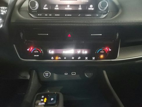 Used 2021 Nissan Rogue SV w/ Premium Package FWD image 17