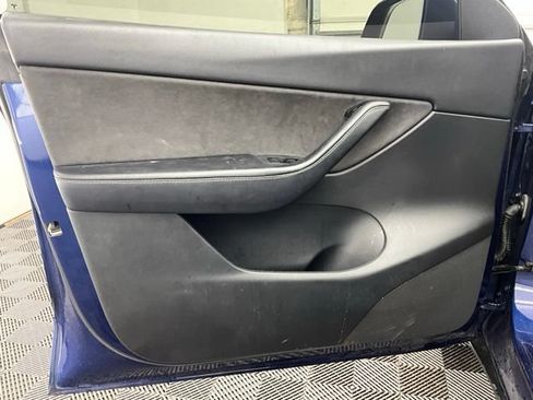 Used 2021 Tesla Model Y Long Range AWD/4WD image 10