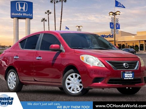 Used 2012 Nissan Versa SV FWD image 1