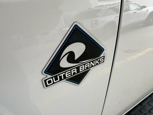 Certified 2025 Ford Bronco Outer Banks image 7