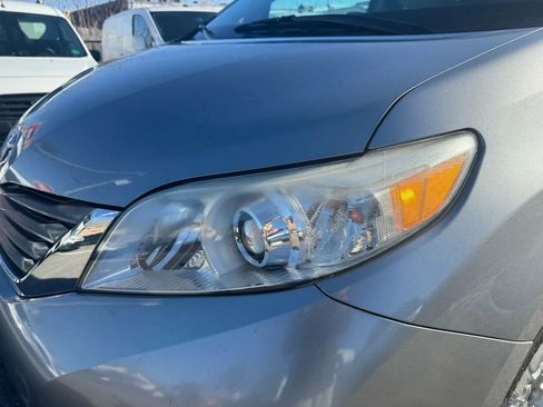 Used 2012 Toyota Sienna Limited image 85