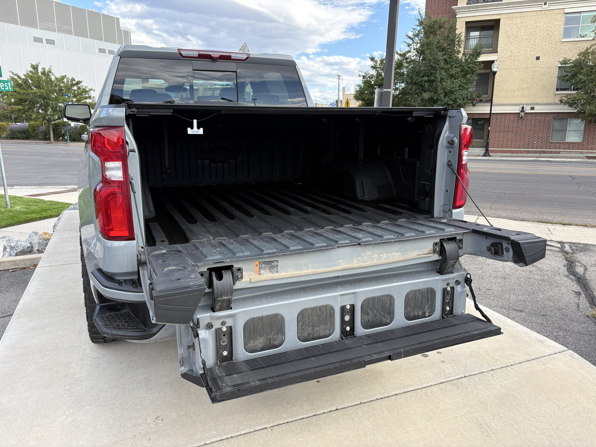 Used 2024 Chevrolet Silverado 1500 RST w/ Convenience Package II AWD/4WD image 9