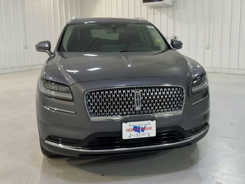Used 2022 Lincoln Nautilus FWD w/ Premium Package image 4