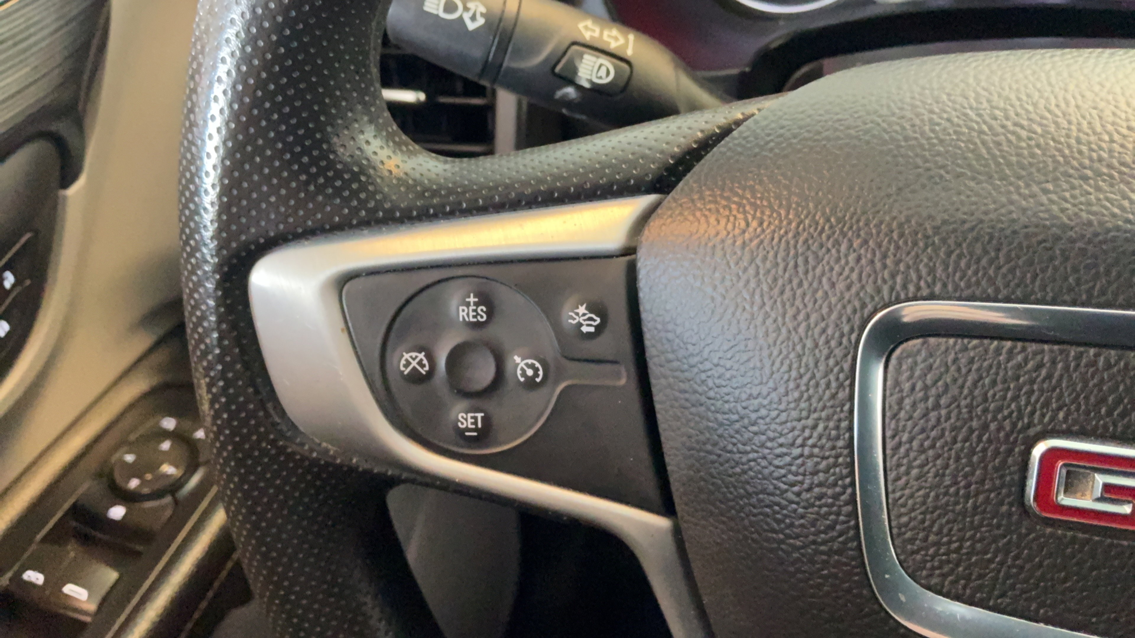 Used 2022 GMC Terrain SLE w/ Driver Convenience Package FWD image 13