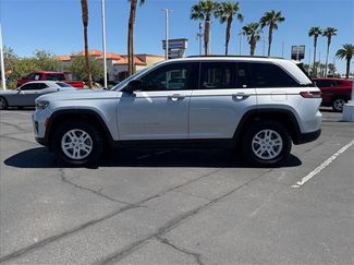 Used 2025 Jeep Grand Cherokee Laredo w/ Trailer Tow Package AWD/4WD video 1