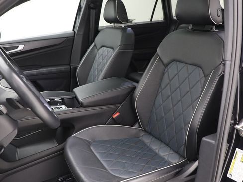 Used 2024 Volkswagen Atlas Cross Sport SEL Premium R-Line AWD/4WD image 18
