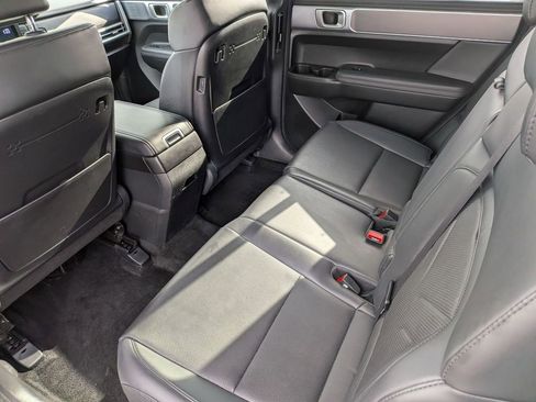 Used 2025 Hyundai Santa Fe SEL AWD/4WD image 30