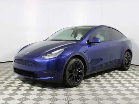 Used 2021 Tesla Model Y Long Range image 3