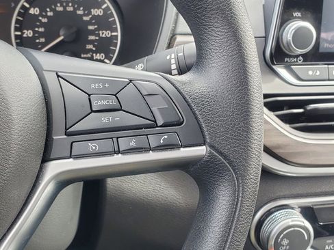 Used 2024 Nissan Altima 2.5 SV image 17