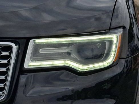 Used 2018 Jeep Grand Cherokee Overland AWD/4WD image 12