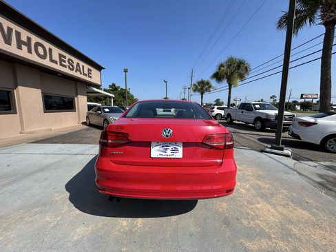 Used 2015 Volkswagen Jetta S FWD image 4