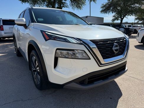 Used 2023 Nissan Rogue SV FWD image 1