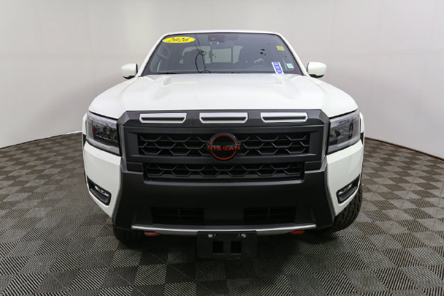 Used 2026 Nissan Frontier PRO-4X AWD/4WD image 4