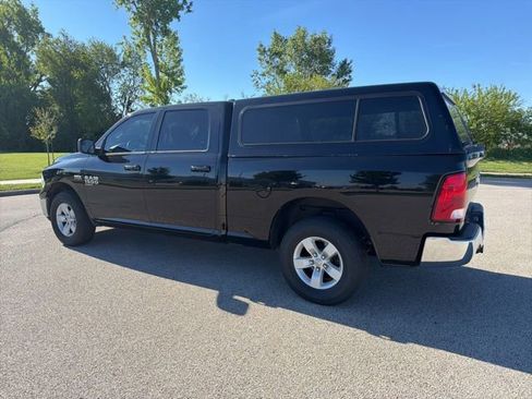 Used 2019 RAM 1500 Classic SLT AWD/4WD image 3