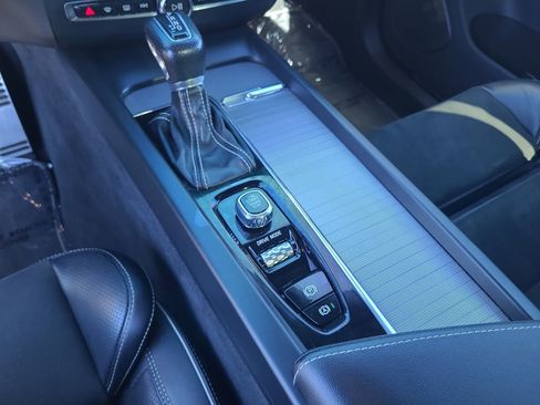 Used 2019 Volvo XC60 T5 R-Design w/ Protection Package Premier image 32