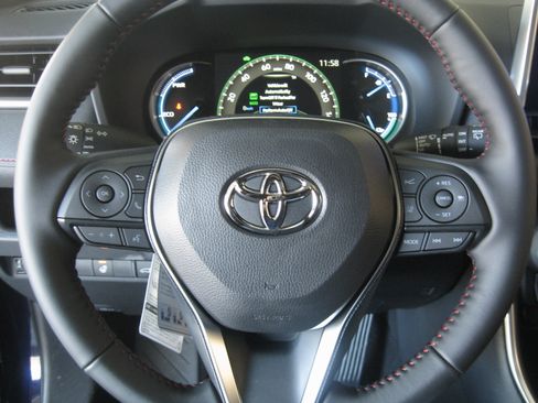 New 2025 Toyota RAV4 SE image 11