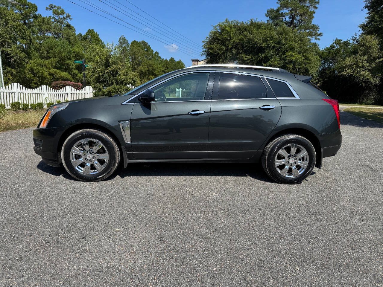 Used 2014 Cadillac SRX Luxury w/ Driver Awareness Package FWD image 3