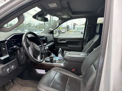 Used 2022 GMC Sierra 1500 SLT AWD/4WD image 5
