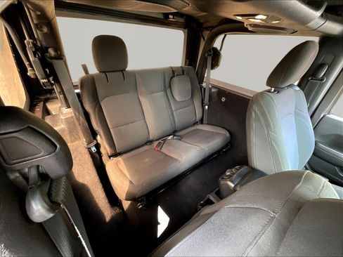 Used 2019 Jeep Wrangler Sport AWD/4WD image 25