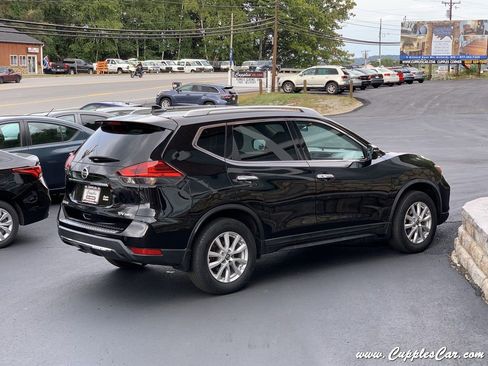 Used 2017 Nissan Rogue SV w/ SV Premium Package AWD/4WD image 9