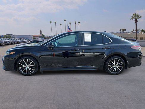 Used 2023 Toyota Camry SE image 8