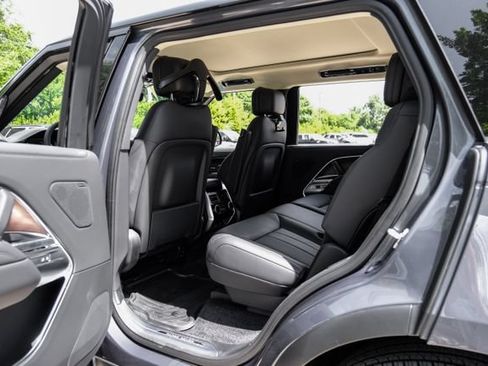 New 2026 Land Rover Range Rover Long Wheelbase SE AWD/4WD image 45