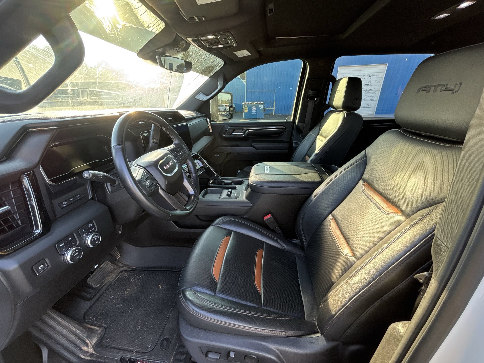 Used 2024 GMC Sierra 2500 AT4 w/ AT4 Premium Plus Package AWD/4WD image 6