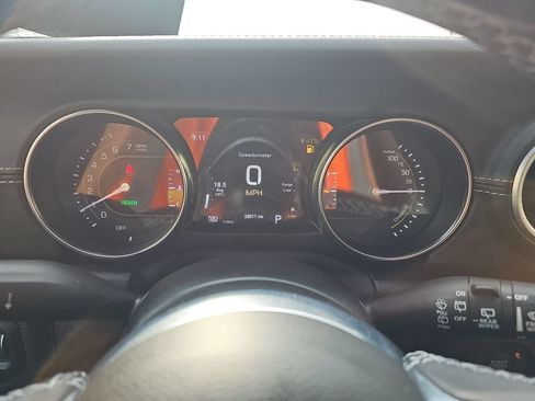 Used 2023 Jeep Wrangler Unlimited Sahara w/ Cold Weather Group AWD/4WD image 2