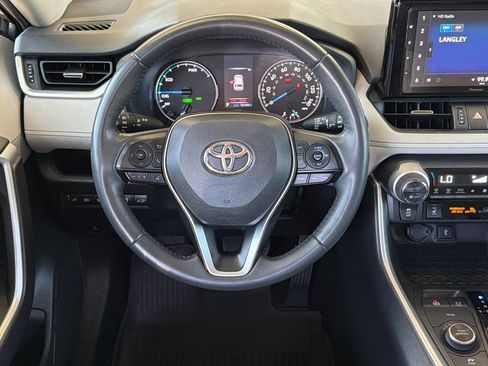 Used 2022 Toyota RAV4 XLE Premium AWD/4WD image 13