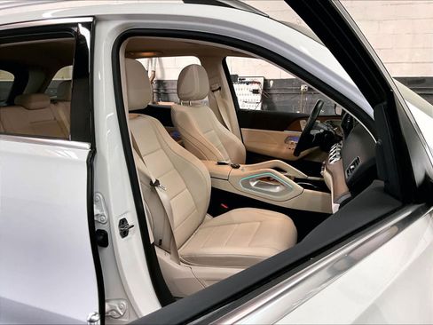 Used 2025 Mercedes-Benz GLE 350 4MATIC image 9