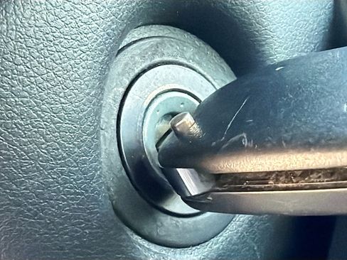 Used 2022 Kia Niro LX image 29